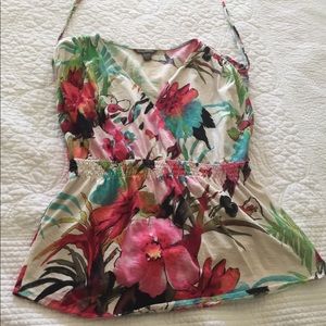 Cute flowered 🌺 Tommy Bahama top